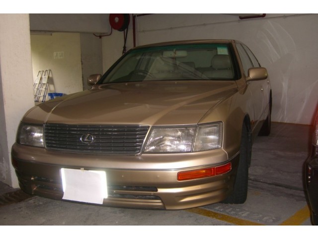 Lexus LS400